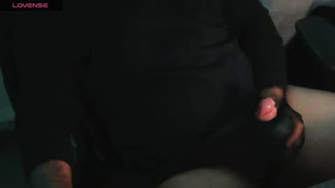 Snapshot of handyman732438 chatting on 05-26-26, 12:01 handyman732438 online show from 05-26-26, 12:01