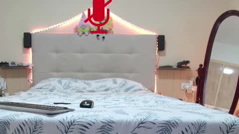 Snapshot of hane40 chatting on 10-12-25, 11:48 hane40 online show from 10-12-25, 11:48