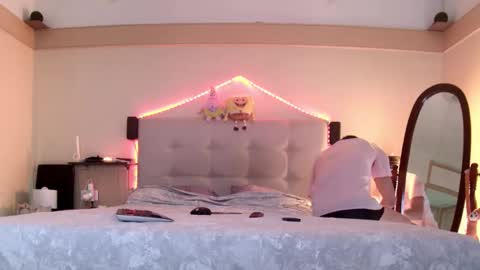 Snapshot of hane40 chatting on 10-19-25, 10:10 hane40 online show from 10-19-25, 10:10