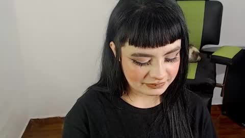 Snapshot of hanna99moon chatting on 01-04-25, 09:32 JUANA online show from 01-04-25, 09:32