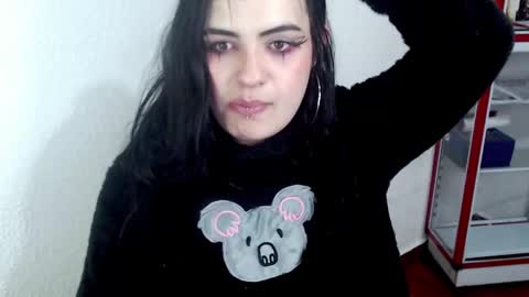 Snapshot of hanna99moon chatting on 02-14-25, 12:36 JUANA online show from 02-14-25, 12:36