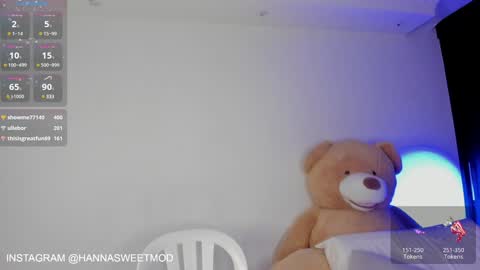 Snapshot of hanna_1sweet chatting on 12-23-24, 02:35 hanna online show from 12-23-24, 02:35