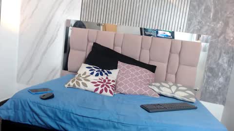 Hanna Palmer online show from 12-20-25, 12:23