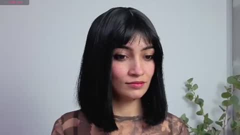 Snapshot of hanna_chloe chatting on 07-19-26, 01:04 Sara online show from 07-19-26, 01:04