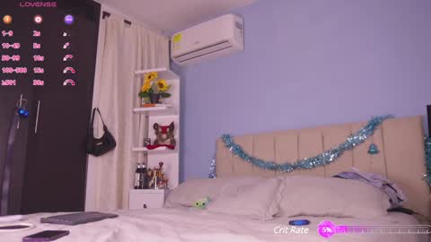 Snapshot of hanna_chris chatting on 12-12-24, 03:54 HANNA online show from 12-12-24, 03:54
