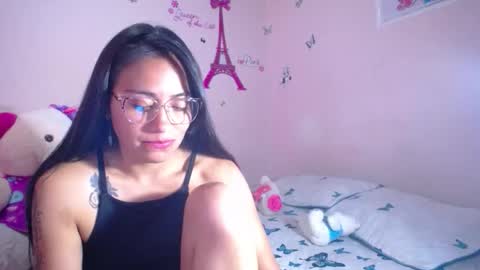 Snapshot of hanna_girl21 chatting on 02-11-26, 02:00 HANNA online show from 02-11-26, 02:00