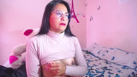 Snapshot of hanna_girl21 chatting on 02-19-26, 12:45 HANNA online show from 02-19-26, 12:45