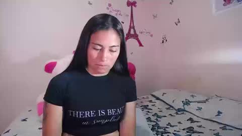 Snapshot of hanna_girl21 chatting on 02-25-26, 08:51 HANNA online show from 02-25-26, 08:51