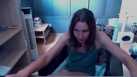 Snapshot of hanna_ha chatting on 06-10-26, 12:26 hanna_ha online show from 06-10-26, 12:26