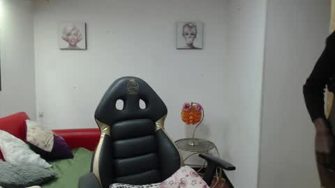 hanna_lamber online show from 03-31-26, 11:21