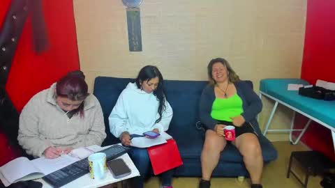 Hanna online show from 10-17-25, 03:42
