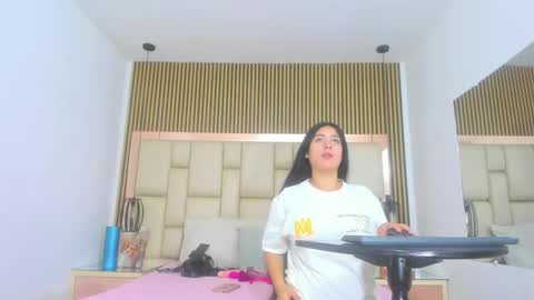 hannaANDcherri online show from 11-25-25, 08:09