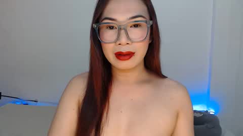 Hannah online show from 11-04-25, 01:38