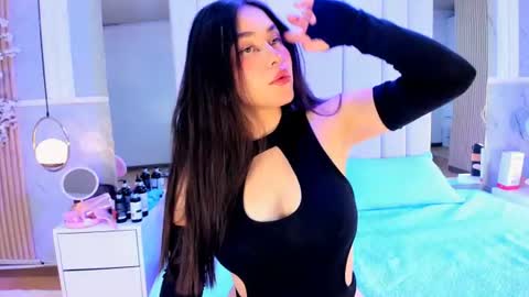 Snapshot of hannacollins_2 chatting on 07-16-26, 01:06 hannacollins_2 online show from 07-16-26, 01:06