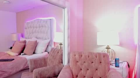 HannaDawsons online show from 01-22-25, 06:42