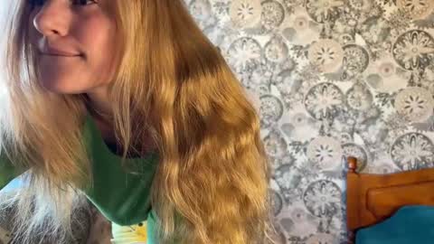 hannah levis  online show from 03-07-25, 05:29