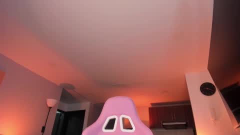 Hannah online show from 03-06-25, 02:19