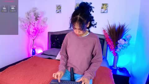 Snapshot of hannahblue_ chatting on 02-09-26, 12:42 HannahBlue online show from 02-09-26, 12:42