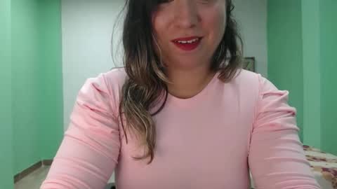 Snapshot of hannahevans2 chatting on 04-18-26, 03:27 hannahevans2 online show from 04-18-26, 03:27