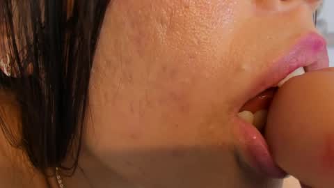 Hannahill69 online show from 04-11-26, 07:45