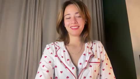 hannahinto online show from 12-21-25, 04:19