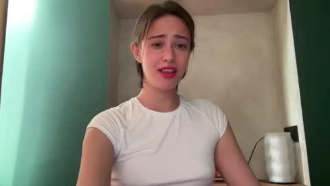 hannahinto online show from 03-12-26, 09:48