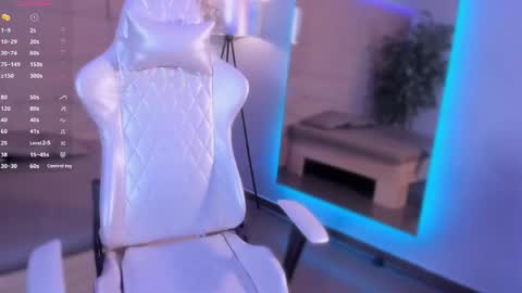 hannahmonttgomery  Help me reach 100 Hands up online show from 03-20-26, 04:45