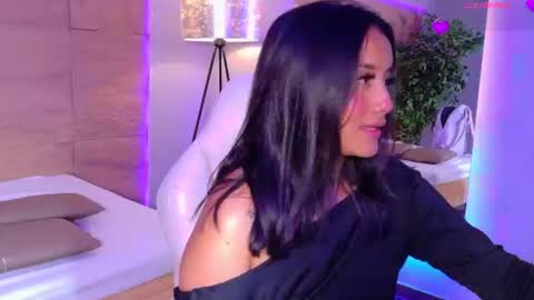 Snapshot of hannahmonttgomery chatting on 07-11-26, 04:43 hannahmonttgomery Help me reach 100 Hands up online show from 07-11-26, 04:43