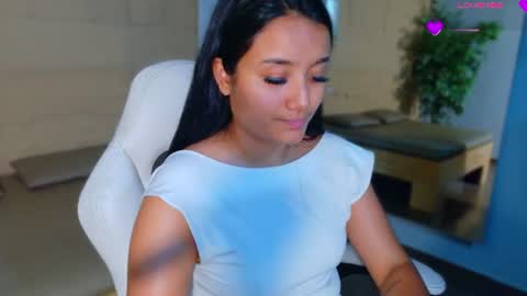 Snapshot of hannahmonttgomery chatting on 08-01-26, 04:17 hannahmonttgomery Help me reach 100 Hands up online show from 08-01-26, 04:17