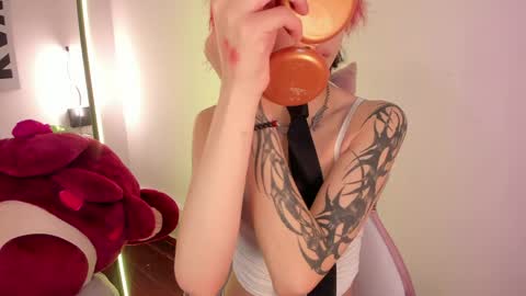 Hannah online show from 05-23-26, 03:38