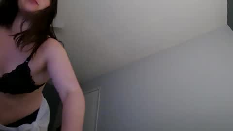 Hanna  Bananas online show from 01-23-25, 03:58