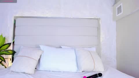 Snapshot of hannapaola chatting on 04-30-26, 11:09 HannaPaola online show from 04-30-26, 11:09