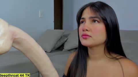 Snapshot of hannathompson___ chatting on 10-18-25, 01:12 Hanna online show from 10-18-25, 01:12