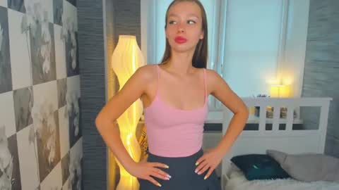 Snapshot of hannavaile chatting on 06-20-26, 07:11 Hanna online show from 06-20-26, 07:11
