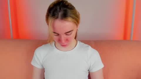 Snapshot of hannavanilla chatting on 06-27-26, 08:08 Hannavanilla online show from 06-27-26, 08:08