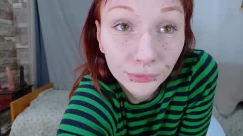 Snapshot of hannaxo1 chatting on 07-15-26, 12:49 Hannah online show from 07-15-26, 12:49