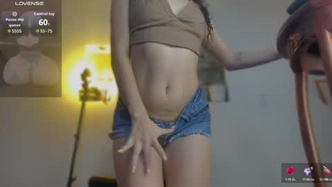 Snapshot of hanny__bunny chatting on 09-17-25, 01:18 HANNY online show from 09-17-25, 01:18