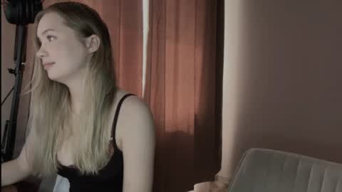 happy__fam online show from 06-11-26, 03:26