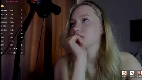 happy__fam online show from 06-27-26, 11:37