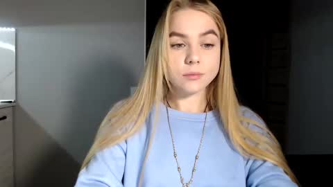 Snapshot of happy_fox_ chatting on 12-11-24, 09:55 happy_fox_ online show from 12-11-24, 09:55