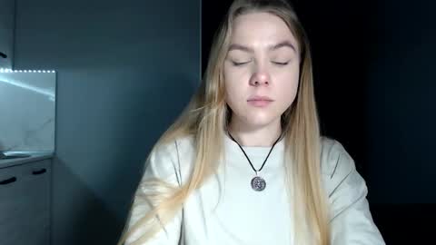 happy_fox_ online show from 02-24-26, 08:51