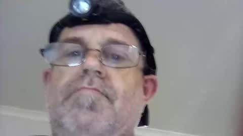 Snapshot of happydick69a chatting on 12-21-25, 09:33 happydick69a online show from 12-21-25, 09:33