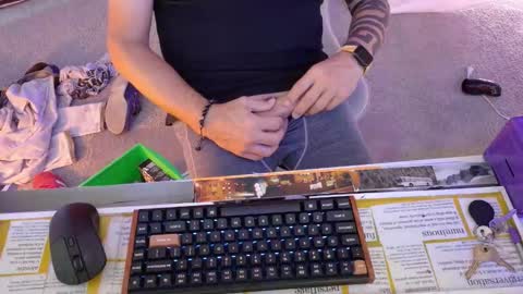 Josh Hamilton online show from 11-18-25, 07:07