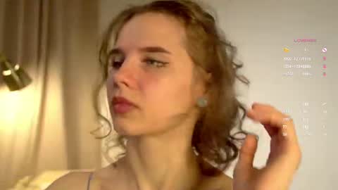 Snapshot of happynewdear chatting on 06-13-26, 09:35 Evy online show from 06-13-26, 09:35