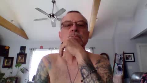 Snapshot of happynudist7373 chatting on 04-13-26, 01:27 happynudist7373 online show from 04-13-26, 01:27