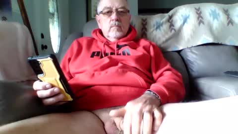 Snapshot of happynudist7373 chatting on 06-01-26, 01:13 happynudist7373 online show from 06-01-26, 01:13