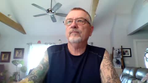 Snapshot of happynudist7373 chatting on 06-24-26, 09:03 happynudist7373 online show from 06-24-26, 09:03