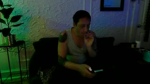 Snapshot of hardigan_dix chatting on 11-09-25, 06:28 hardigan online show from 11-09-25, 06:28