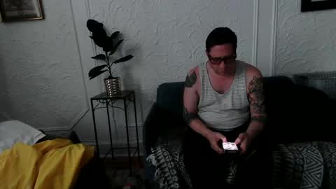 Snapshot of hardigan_dix chatting on 11-11-25, 07:58 hardigan online show from 11-11-25, 07:58