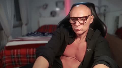 Snapshot of hardmattsteel chatting on 09-30-25, 01:27 MATTSTEEL - ITALIAN STALLION online show from 09-30-25, 01:27